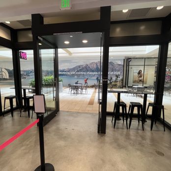 Moto Pizza - Bellevue Square - Seating - Pizza Near Me - Bellevue, Washington Moto Pizza - Bellevue Square - Seating - Pizza Near Me - Bellevue, Washington