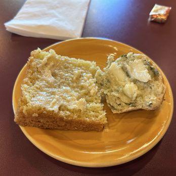 Eats & Treats Cafe - Cornbread and a Rosemary/Sage Dinner Roll - Barbeque Near Me - Philomath, Oregon Eats & Treats Cafe - Cornbread and a Rosemary/Sage Dinner Roll - Barbeque Near Me - Philomath, Oregon
