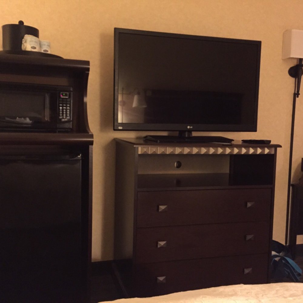 Hampton Inn Roanoke Rapids - Fridge, microwave, TV - Hotels Near Me - Roanoke Rapids, North Carolina Hampton Inn Roanoke Rapids - Fridge, microwave, TV - Hotels Near Me - Roanoke Rapids, North Carolina