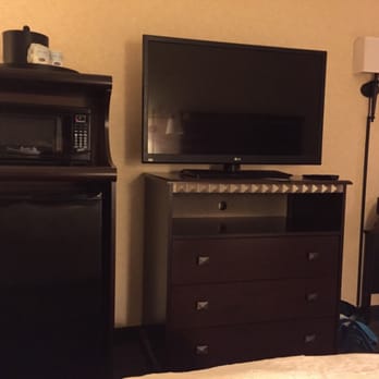 Hampton Inn Roanoke Rapids - Fridge, microwave, TV - Hotels Near Me - Roanoke Rapids, North Carolina