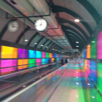Madrid Terminal 2E - Cool color going to the terminal - Airports Near Me - Madrid, M