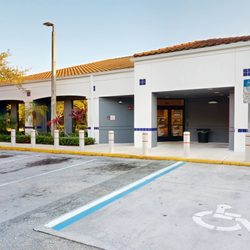 Bank of America Financial Center - Storefront
