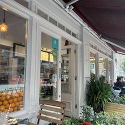 La Masseria - Breakfast food, sandwiches, paninis, burgers, smoothies and juices