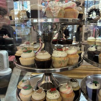 Georgetown Cupcake - December cupcake special - Bakeries Near Me - Bethesda, Maryland