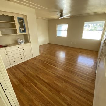 Estradas Hardwood Flooring - Living room floor - Flooring Near Me