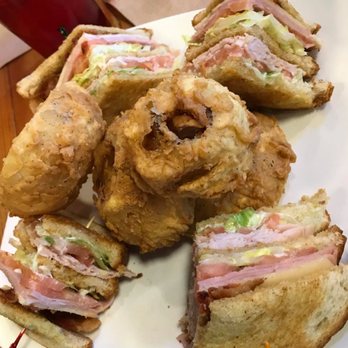 Bluffs - blt with onion rings - Bars Near Me - Sevierville, Tennessee
