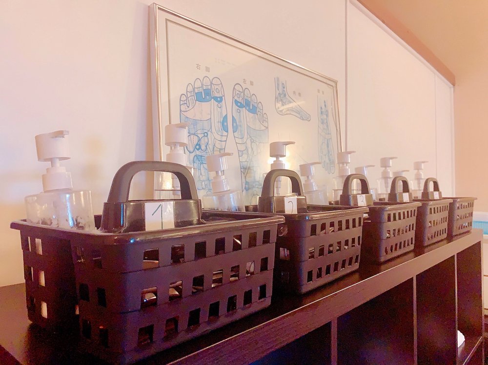 GOLDEN FOOT SPA 26 Photos & 49 Reviews Day Spas 146 N Wellwood