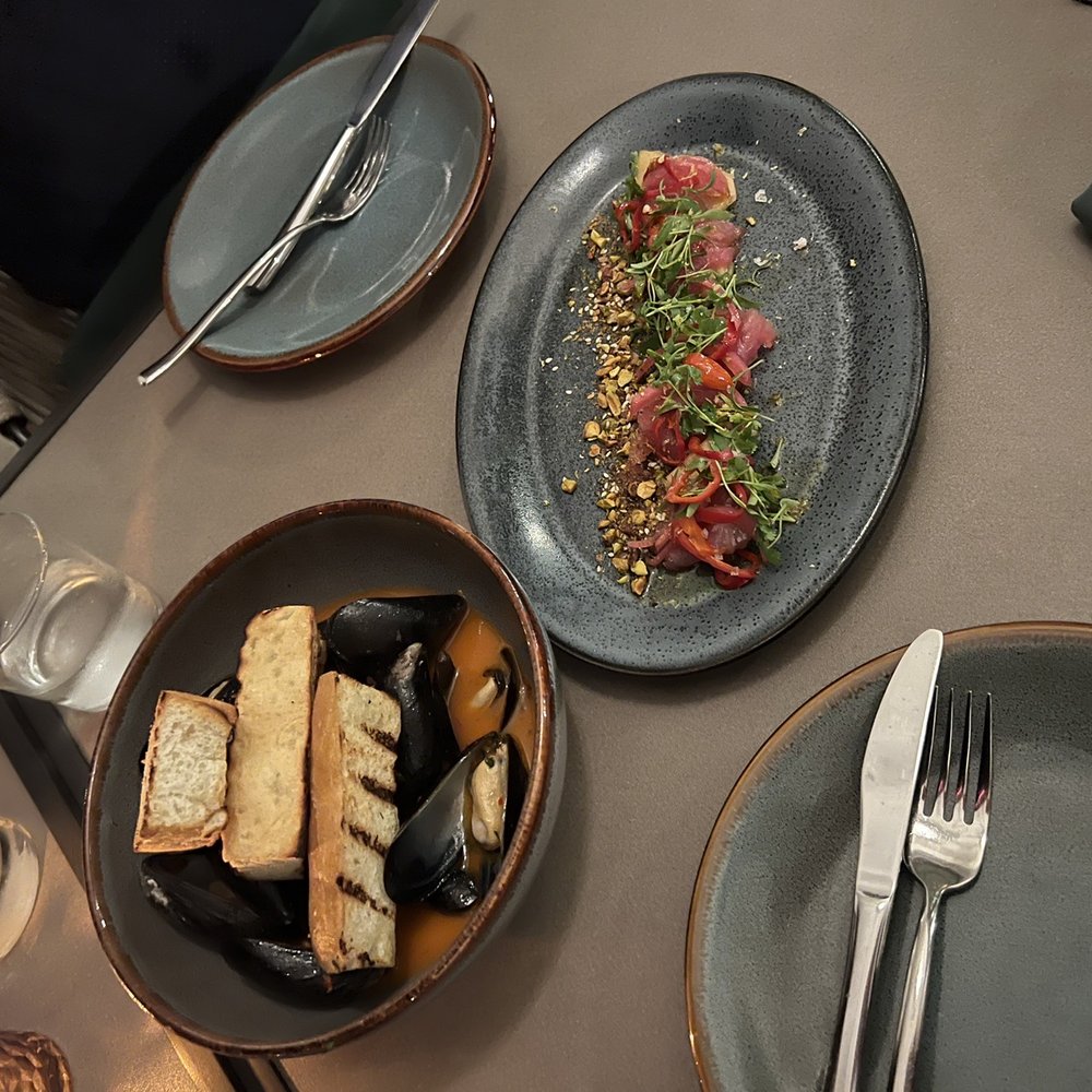 Costa Kitchen & Bar - Crudo and mussels - New American Near Me - Santa Barbara, California Costa Kitchen & Bar - Crudo and mussels - New American Near Me - Santa Barbara, California