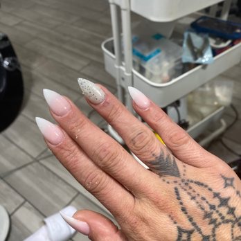 Unique Nails - Umbre gel - Nail Salons Near Me - Irvine, California