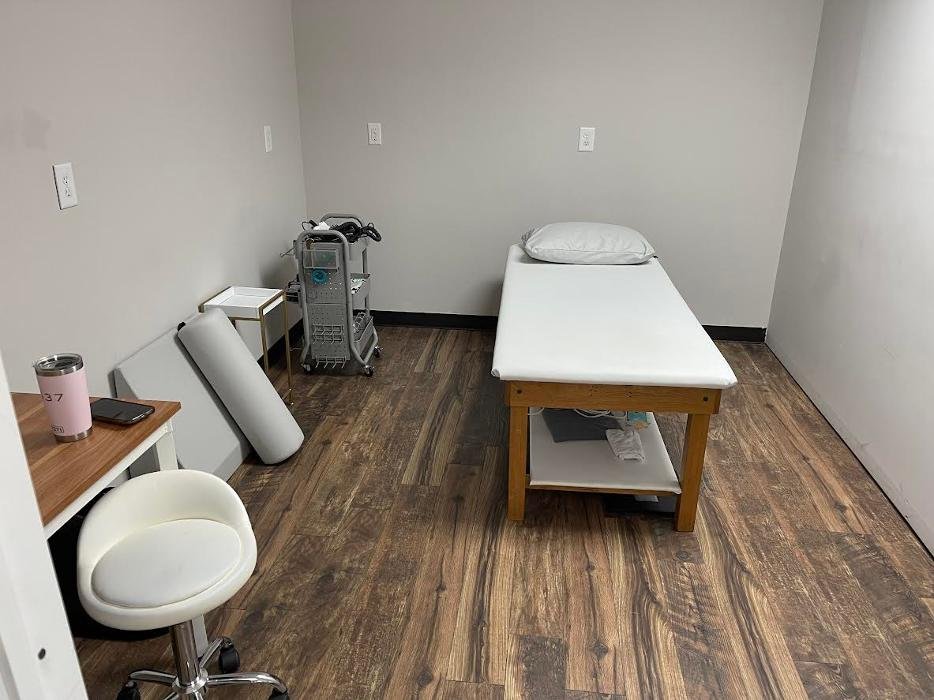 THE PHYSICAL THERAPY JOINT Updated September 2024 13 Photos 73 Edmond Rd, Kearneysville