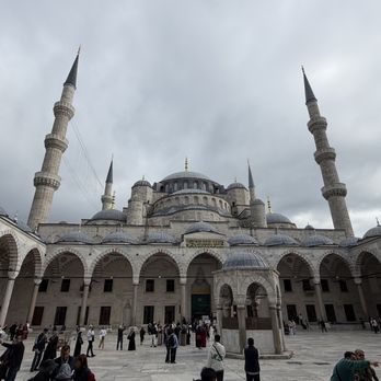 Sultan Ahmet Camii - Blue Mosque - View of the Blue Mosque from the central courtyard - Landmarks & Historical Buildings Near Me - Istanbul, 34 Sultan Ahmet Camii - Blue Mosque - View of the Blue Mosque from the central courtyard - Landmarks & Historical Buildings Near Me - Istanbul, 34
