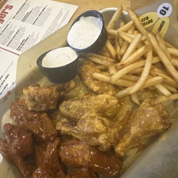 Buffalo Wild Wings - Sports Bars Near Me - Brooklyn, New York