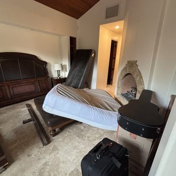 Mileway Moving And Storage - How my master bedroom furniture was left. - Movers Near Me - Centennial , Colorado Mileway Moving And Storage - How my master bedroom furniture was left. - Movers Near Me - Centennial , Colorado