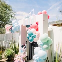 Air Pop Balloons - Disney balloon arch