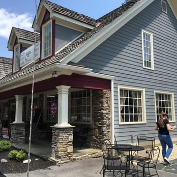Holly Jo's Creekside Grill - Cute little place to eat! - American Near Me - Boones Mill, Virginia