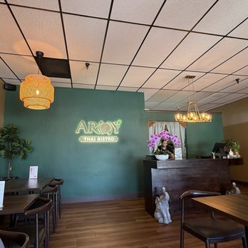 Aroy Thai Bistro - Inside - Thai Near Me - Hercules, California