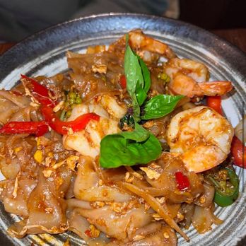 Bangkok Degree - drunken noodle shrimp - Thai Near Me - Brooklyn, New York