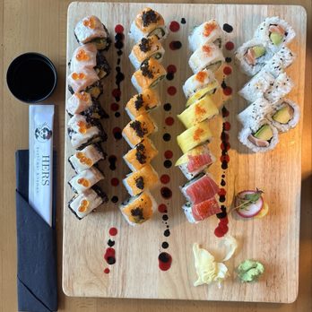 Hers Sushi Bar and Ramen - Black panther, Madtown, Mango fiesta, Alaska roll - Sushi Bars Near Me - Oregon, Wisconsin