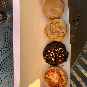 Crumbl - Redlands - Honey bun, chocolate chip, rocky road, cookie butter - Bakeries Near Me - Redlands, California