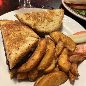 Busy Bee Cafe - Patty Melt - Diners Near Me - Ventura, California