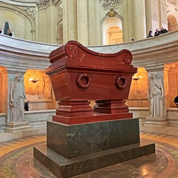 Tombeau de Napoléon - Paris, France: Tombeau de Napoléon at the historic Les Invalides is the final resting place of the great one. - Landmarks & Historical Buildings Near Me - Paris, 75
