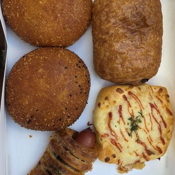 Paris Baguette - Curry croquette, crab meat croquette, hash brown pastry, hot dog pastry and chocolate croissant. - Bakeries Near Me - Honolulu, Hawaii Paris Baguette - Curry croquette, crab meat croquette, hash brown pastry, hot dog pastry and chocolate croissant. - Bakeries Near Me - Honolulu, Hawaii