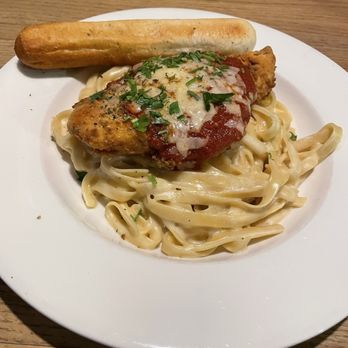 Applebee's Grill + Bar - Chicken parmigiana - American Near Me - Pikeville, Kentucky