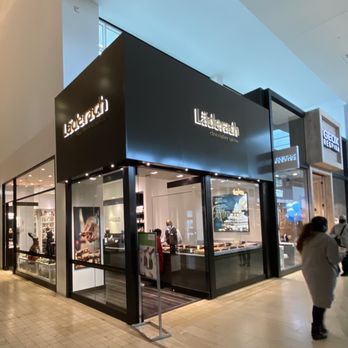 Läderach chocolatier suisse - Storefront - Yorkdale Mall - Chocolatiers & Shops Near Me - Toronto, Ontario Läderach chocolatier suisse - Storefront - Yorkdale Mall - Chocolatiers & Shops Near Me - Toronto, Ontario