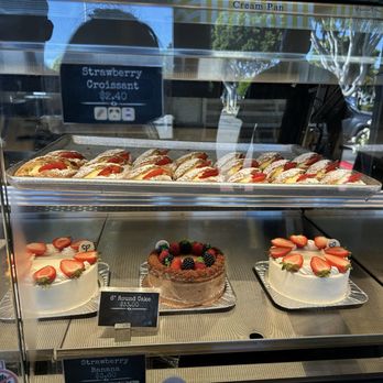 Cream Pan - Strawberry Croissant & 6" Round Cake - Bakeries Near Me - Tustin, California