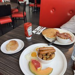 Allo Mon Coco - Two Eggs & 1 Choice Lac Saint-Jean / Lac Saint-Jean