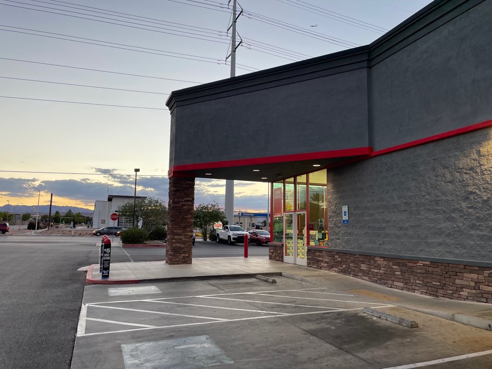 AUTOZONE AUTO PARTS Updated June 2024 17 Photos & 95 Reviews 7490