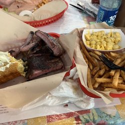 Gator Shack - Barbecued ribs homemade cornbread macaroni and cheese and french fries was an excellent meal......