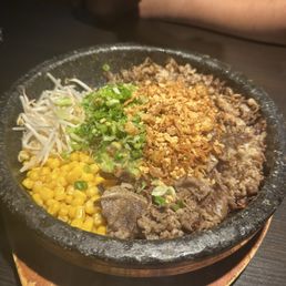BEEF BELLY 우삼겹돌솥 BEEF BELLY 우삼겹돌솥