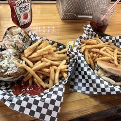 Uncle Buck's Bar & Grill - Killer fries