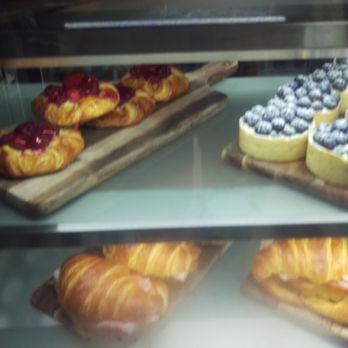 The Pass Cafe - Cakes - Restaurants Near Me - Byron Bay, NSW