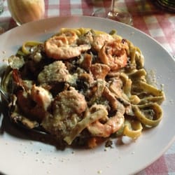 Buon Gusto - Scampi, mushroom and scallop linguini