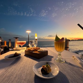 Sunset Monalisa - Our table as the sunset - Mediterranean Near Me - Cabo San Lucas, BCS Sunset Monalisa - Our table as the sunset - Mediterranean Near Me - Cabo San Lucas, BCS