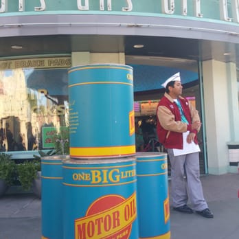 Flo's V8 Cafe - Pit stop - Cafes Near Me - Anaheim, California
