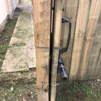 Gutierrez Property Maintenance - Terrible construction of gate. - Fences & Gates Near Me - Dallas, Texas Gutierrez Property Maintenance - Terrible construction of gate. - Fences & Gates Near Me - Dallas, Texas