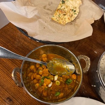 Indian Twist - Chana Marsala & garlic naan - Indian Near Me - Tucson, Arizona