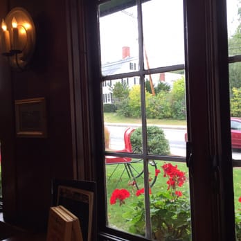 Lamie's Inn - Beautiful and relaxing dining room - Hotels Near Me - Hampton, New Hampshire Lamie's Inn - Beautiful and relaxing dining room - Hotels Near Me - Hampton, New Hampshire