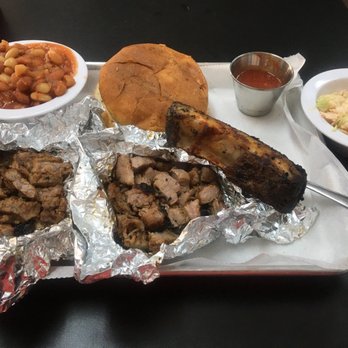 Roadside 'Que - Sampler - Barbeque Near Me - Fort Payne, Alabama
