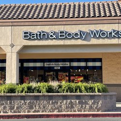 Bath & Body Works - Front of store