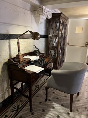 The Oxford Hotel by null