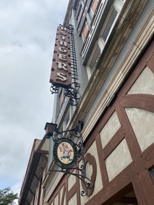 Usinger's Famous Sausage | Fred Usinger, Inc. by null