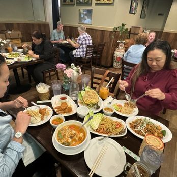 Ono Thai - Me and girlfriends are enjoying our dinner date - Thai Near Me - Ewa Beach, Hawaii Ono Thai - Me and girlfriends are enjoying our dinner date - Thai Near Me - Ewa Beach, Hawaii