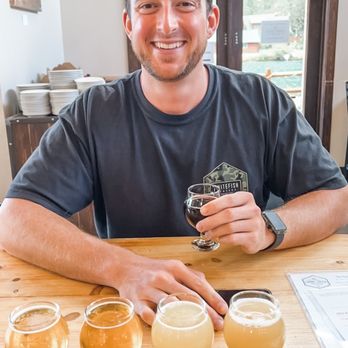 Cabin Creek Brewing - Beer Flight - Breweries Near Me - Georgetown, Colorado Cabin Creek Brewing - Beer Flight - Breweries Near Me - Georgetown, Colorado
