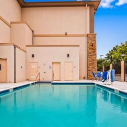 Best Western Plus Pauls Valley - Outdoor Pool