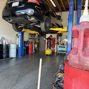 Acuna's Powertrain - They're changing my transmission fluid and my filters - Transmission Repair Near Me - San Diego, California Acuna's Powertrain - They're changing my transmission fluid and my filters - Transmission Repair Near Me - San Diego, California
