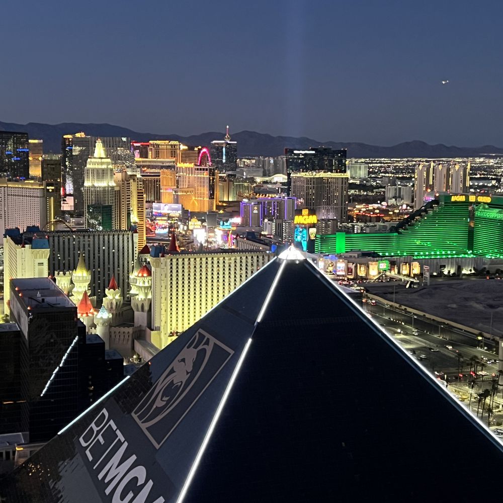 Skyfall Panoramic Bar & Lounge - Cocktail Bars Near Me - Las Vegas, Nevada Skyfall Panoramic Bar & Lounge - Cocktail Bars Near Me - Las Vegas, Nevada
